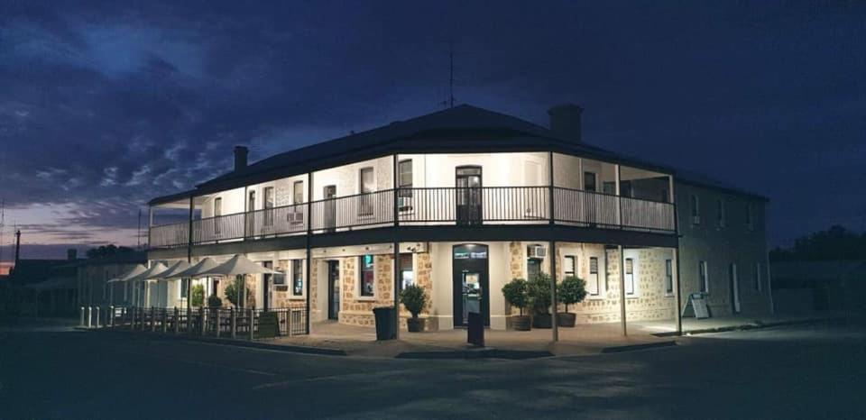 Cornwall Hotel Мунта Экстерьер фото