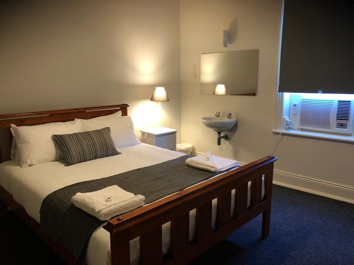 Cornwall Hotel Мунта Экстерьер фото